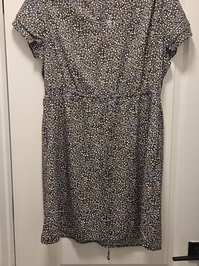 Black Floral Short Sleeve Dress with Yellow & White Flower Pattern